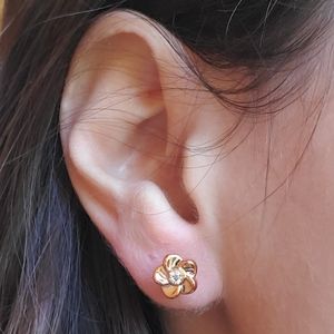 NWOT Tiny Gold Rhinestone Flower Studs